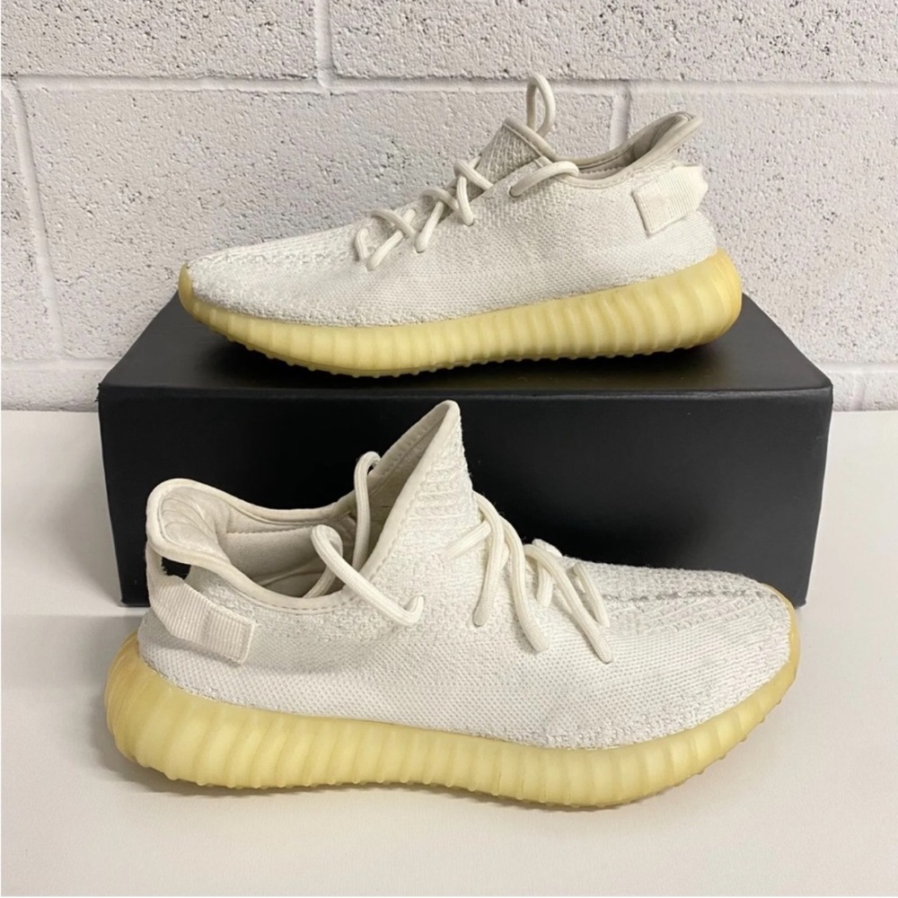 Size 8.5 US Adidas Yeezy Boost 350 V2 Low Cream White Triple White CP9366 EU 42
